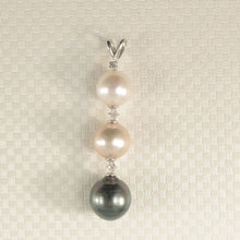 Load image into Gallery viewer, 14k White Gold Rabbit-Ear Bale &amp; Graduated Cultured Pearl Pendant