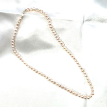Load image into Gallery viewer, Romance Pink Mini Pearl Necklace