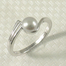 Load image into Gallery viewer, Solid Sterling Silver .925 Silver-Tone Freshwater Pearl Solitaire Ring