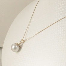 Load image into Gallery viewer, White-Smoke Tahitian Pearl &amp; Diamond Star-Bale in 14k Yellow Gold