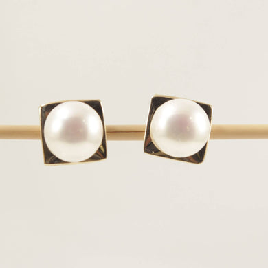 14K Yellow Gold White Pearl Stud Earrings (9–10mm)