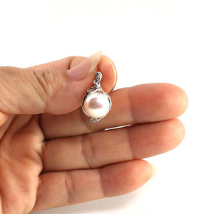 White Pearl Pendant – 14k White Gold with Diamonds