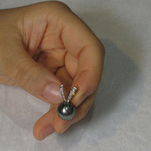Load image into Gallery viewer, 14k Solid Yellow Gold Rabbit-Ear &amp; Diamond Black Tahitian Pearl Pendant