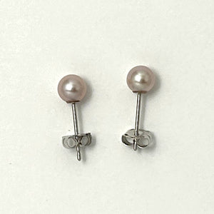 AAA 4.5–5 mm High Luster Lavender Cultured Pearl Stud Earrings