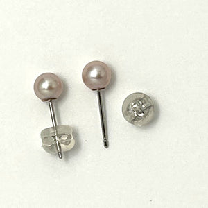 AAA 4.5–5 mm High Luster Lavender Cultured Pearl Stud Earrings