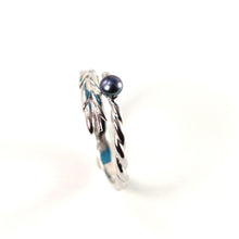 Load image into Gallery viewer, Solid Sterling Silver .925 Black-Blue Freshwater Cultured Pearl Wheat-Style Adjustable Ring