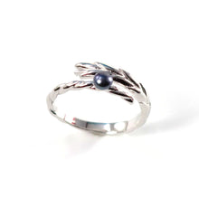 Load image into Gallery viewer, Solid Sterling Silver .925 Black-Blue Freshwater Cultured Pearl Wheat-Style Adjustable Ring
