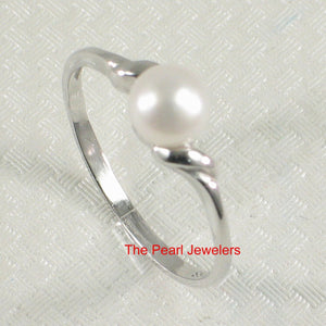 Delicate .925 Sterling Silver White Pearl Solitaire Ring