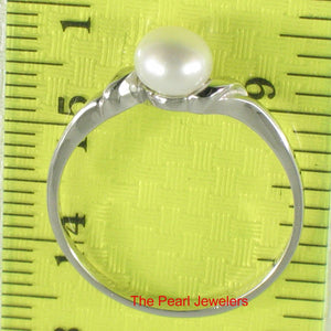 Delicate .925 Sterling Silver White Pearl Solitaire Ring