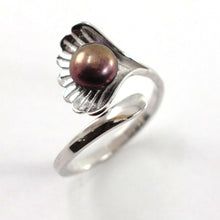 Load image into Gallery viewer, Silver .925 Eggplant Freshwater Cultured Pearl Shell-Style Adjustable Ring