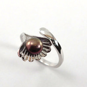 Silver .925 Eggplant Freshwater Cultured Pearl Shell-Style Adjustable Ring