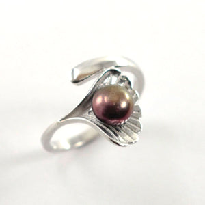 Silver .925 Eggplant Freshwater Cultured Pearl Shell-Style Adjustable Ring