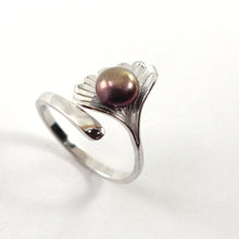 Load image into Gallery viewer, Silver .925 Eggplant Freshwater Cultured Pearl Shell-Style Adjustable Ring
