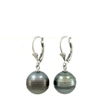 Load image into Gallery viewer, Solid Sterling Silver .925 Leverback Gray Tahitian Pearl Earrings