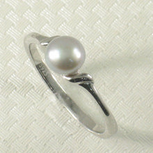 Load image into Gallery viewer, Solid Sterling Silver .925 Silver-Tone Freshwater Cultured Pearl Solitaire Ring