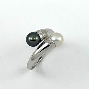 Solid Sterling Silver .925 Twin Black & White Freshwater Cultured Pearl Cocktail Ring