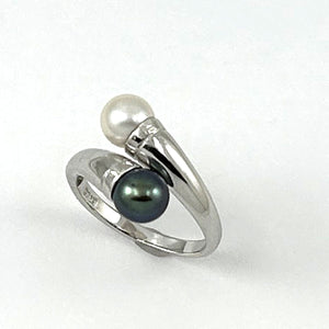 Solid Sterling Silver .925 Twin Black & White Freshwater Cultured Pearl Cocktail Ring