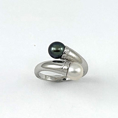 Solid Sterling Silver .925 Twin Black & White Freshwater Cultured Pearl Cocktail Ring