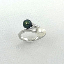 Load image into Gallery viewer, Twin AAA Black &amp; White Freshwater Pearl Cocktail Ring – .925 Sterling Silver
