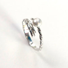 Load image into Gallery viewer, Adjustable Wheat-Style Silver-Gray Freshwater Pearl Ring – .925 Sterling Silver