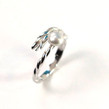 Load image into Gallery viewer, Adjustable Wheat-Style Silver-Gray Freshwater Pearl Ring – .925 Sterling Silver