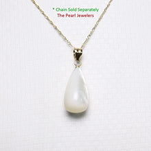 Load image into Gallery viewer, 2101470-Hand-Carved-Tear-Drop-Mother-of-Pearl-14k-Gold-Pendant-Necklace