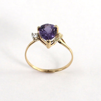 14K Yellow Gold Pear Amethyst & Diamond Ring