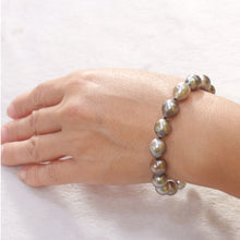 Load image into Gallery viewer, 7T00004C20-Unisex-14kt-YG-Clasp-Hand-Knot-Black-Tahitian-Pearl-Bracelet