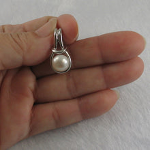 Load image into Gallery viewer, 9209870-Love-Knot-White-Cultured-Pearl-Crafted-Solid-Silver-925-Pendant