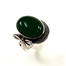 Load image into Gallery viewer, 9310183-Green-Agate-Sterling-Silver-Hand-Crafted-Solitaire-Ring