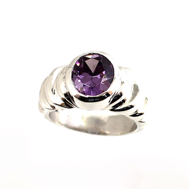 Sterling Silver Amethyst Solitaire Ring (Round Brilliant Cut)