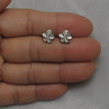 Load image into Gallery viewer, 9130030-Sterling-Silver-925-Lovely-Hawaiian-Plumeria-Flower-Stud-Earrings
